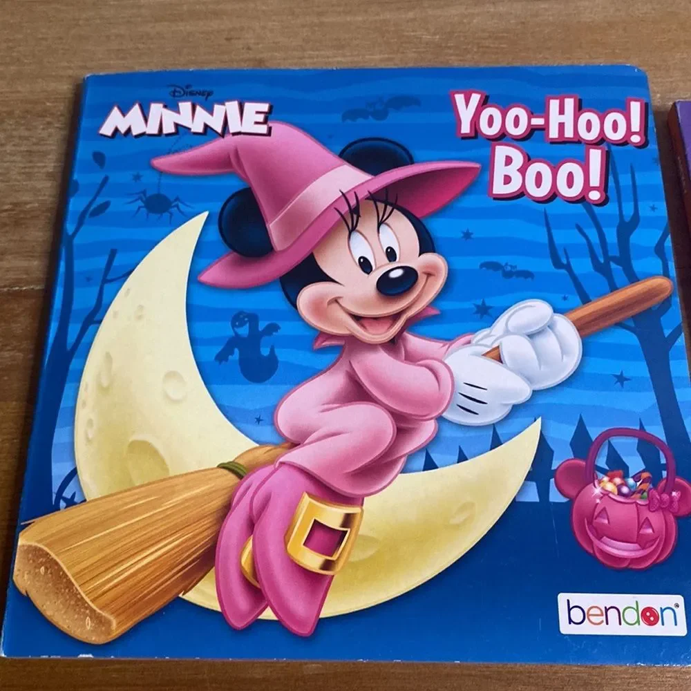 New Children’s Disney Mickey & Minnie Mouse Halloween Holiday Books Bundle
